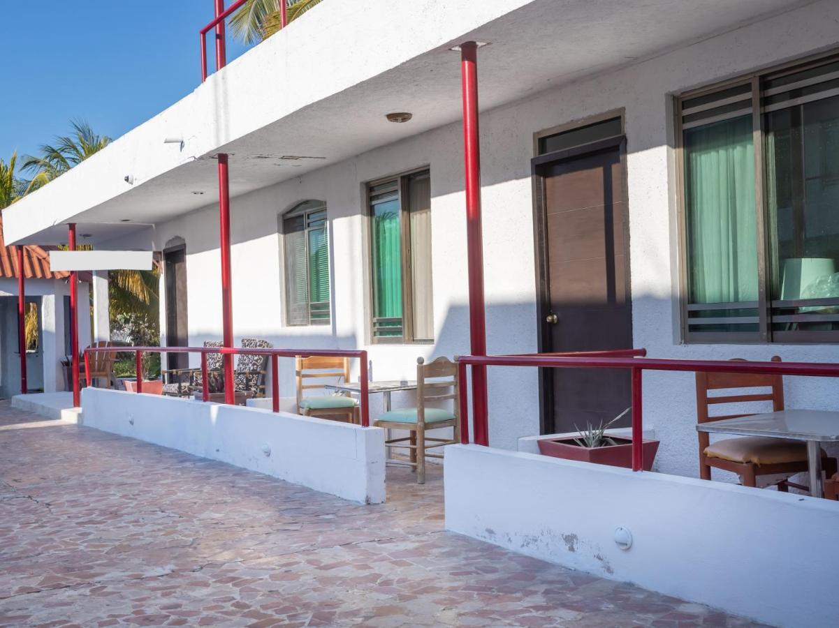Pelican Inn At Las Dunas Chelem Εξωτερικό φωτογραφία